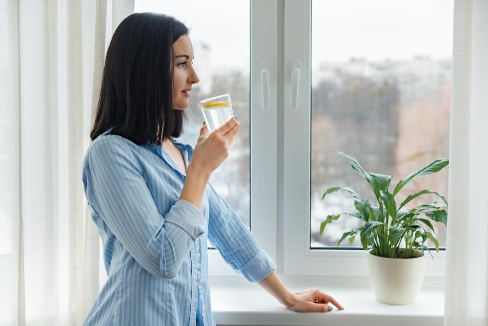 Water Drinking Rule! Dietitian Reveals When a Glass Becomes Risky