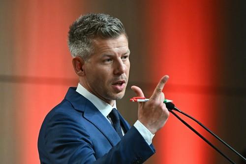 PETER MAĐAR SE POSVAĐAO S VODITELJEM UŽIVO U EMISIJI: Izbio žestok sukob
