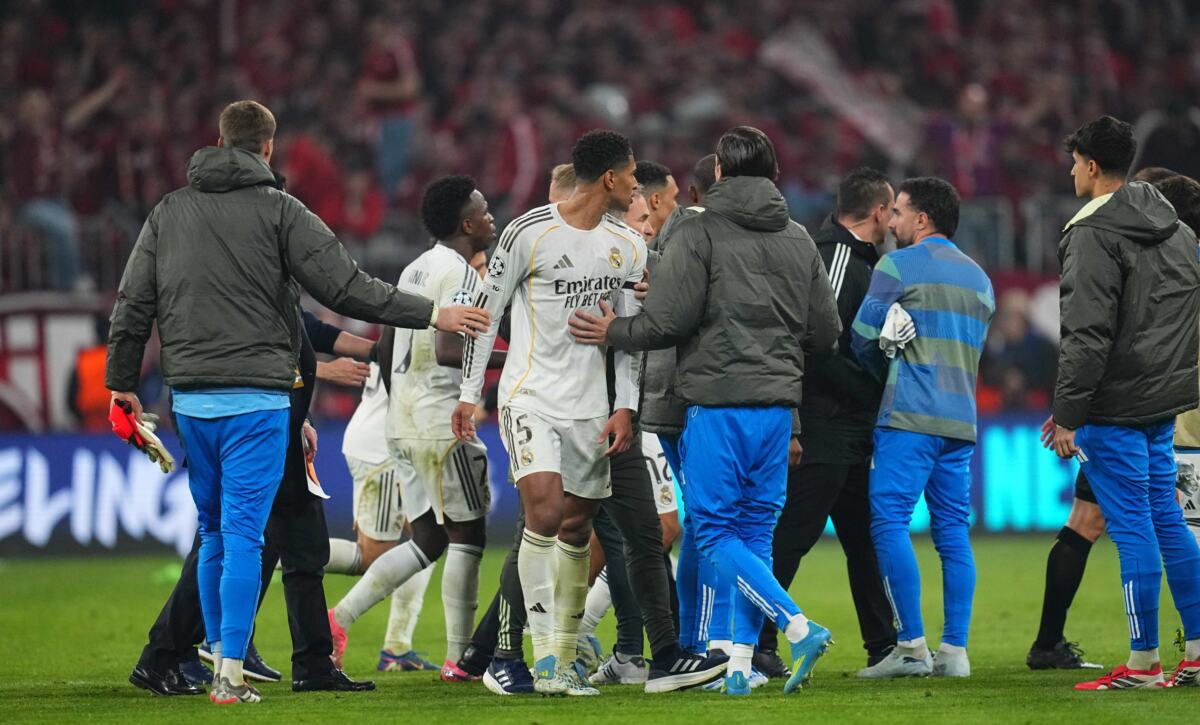 TOTAL CHAOS IN THE CHAMPIONS LEAGUE: Real stars attacked referee Vinčić