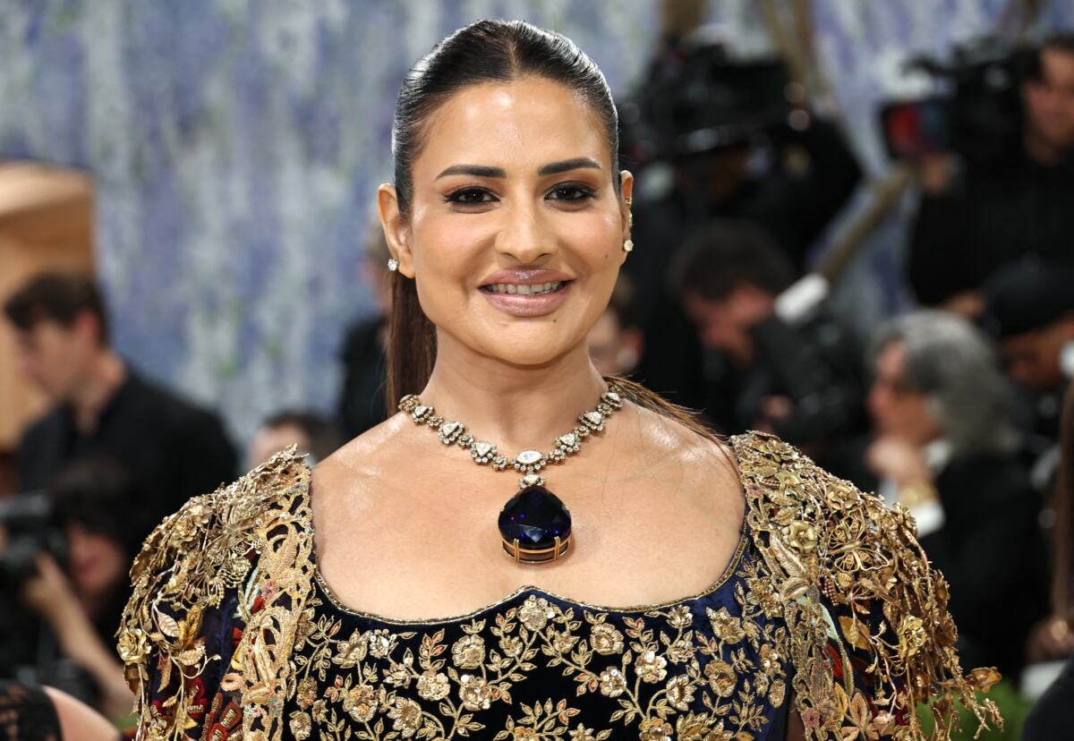 Indian Billionaire Dazzles at the Met Gala: Lavish $15 Million Necklace Steals the Show!
