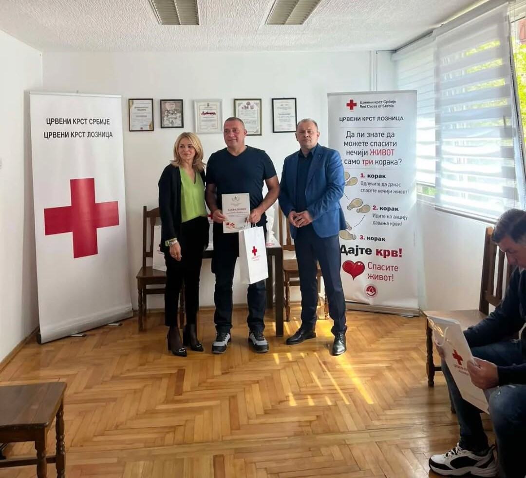 RECOGNITION FOR DONATING BLOOD 40 TIMES National Day of Voluntary Blood Donors Marked (PHOTO)