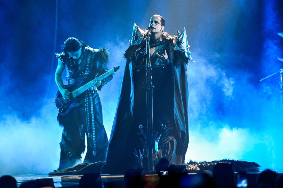 You couldn't see this in the live broadcast: Here's what happened after Lavina's performance, fire broke out