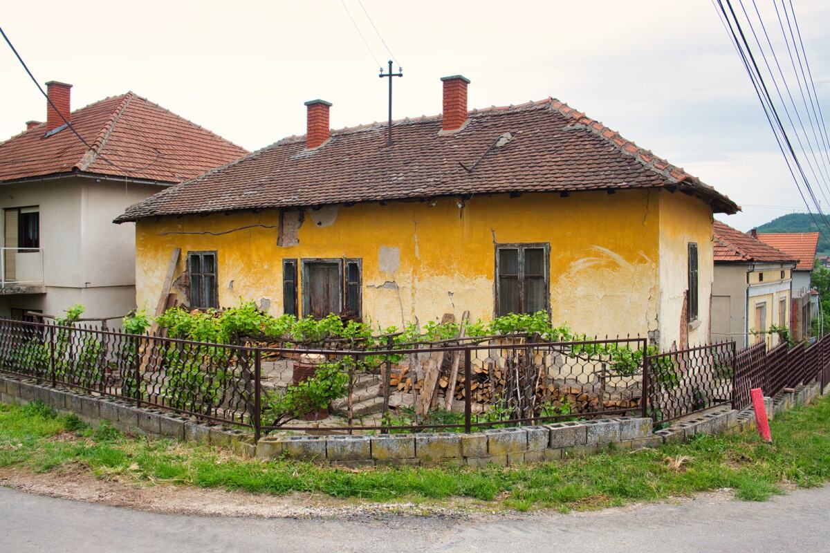 Houses in Serbia for €12,000! But... Here's what you actually get for little money and how much more you need to invest: The real price comes only AFTER buying!