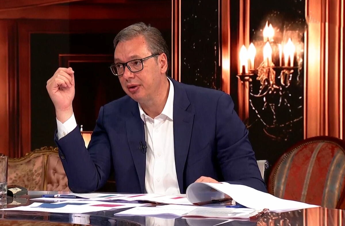 Vučić najavio kada će predočiti novi paket mera za najstarije i najugroženije: Uskoro kreće s radom i portal "Ko si bre ti" - za prijavu bahatih funkcionera! Vučić najavio kada će predočiti novi paket mera za najstarije i najugroženije: Uskoro kreće s radom i portal "Ko si bre ti" - za prijavu bahatih funkcionera!