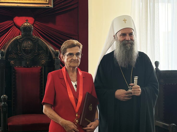 ПАТРИАРХ ПОРФИРИЙ НАГРАДИЛ ДАНИЦУ МАРИНКОВИЧ, РАЗОБЛАЧИВШУЮ ДЕЛО РАЧАК: «Спасибо за вашу любовь к своему народу, за любовь к истине и справедливости»