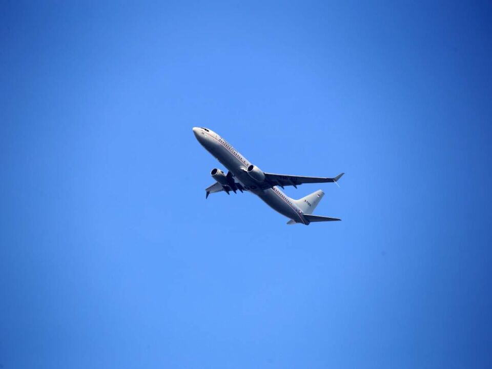 Istorijski let promenio svet! Avion boravio u vazduhu više od 24 sata bez prestanka, prešao 23.000 km, a zbog onoga što sledi spaja se nespojivo! (foto) Istorijski let promenio svet! Avion boravio u vazduhu više od 24 sata bez prestanka, prešao 23.000 km, a zbog onoga što sledi spaja se nespojivo! (foto)