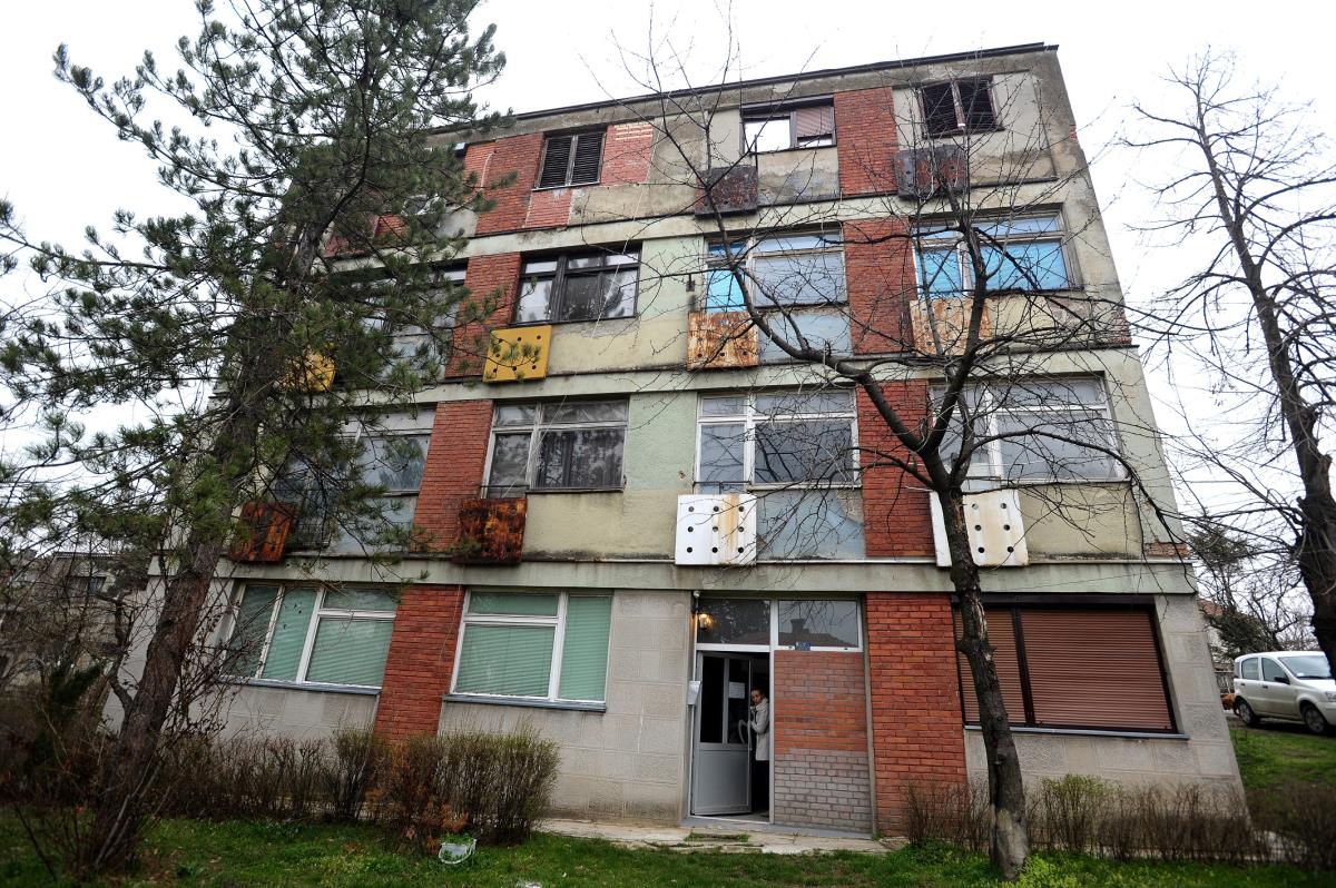 Kad komšija postane problem - šta može javni izvršitelj? Prevencija sukoba u stambenim zgradama: Iskustva i predlozi Komore javnih izvršitelja! Kép