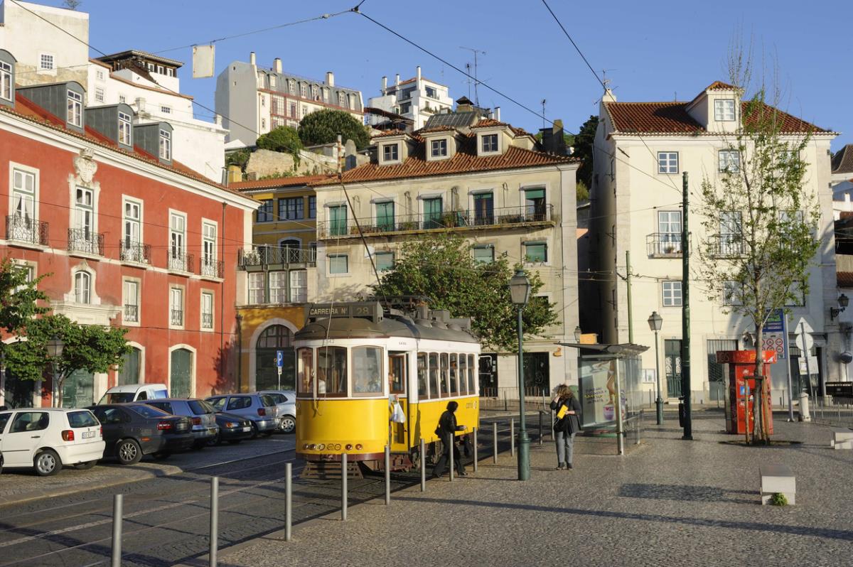 Lisabon bi moglao da zabrani turistima kratkoročno iznajmljivanje nekretnina: Uskoro odluka putem referenduma Lisabon bi moglao da zabrani turistima kratkoročno iznajmljivanje nekretnina: Uskoro odluka putem referenduma