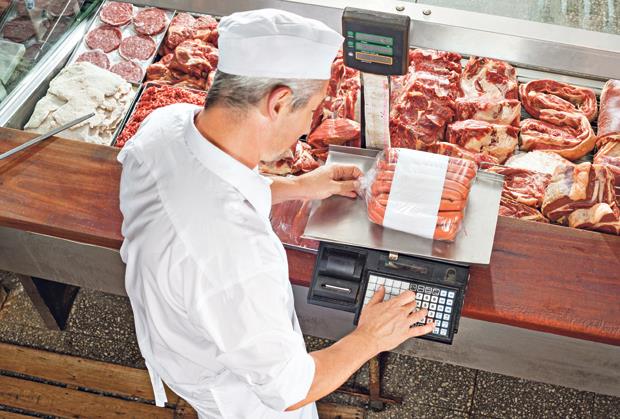 Ovako mesari varaju kupce! Obratite pažnju na najčešće 3 cake kojima se služe: Mesar otkrio trikove za prevare, pa dao otkaz Ovako mesari varaju kupce! Obratite pažnju na najčešće 3 cake kojima se služe: Mesar otkrio trikove za prevare, pa dao otkaz