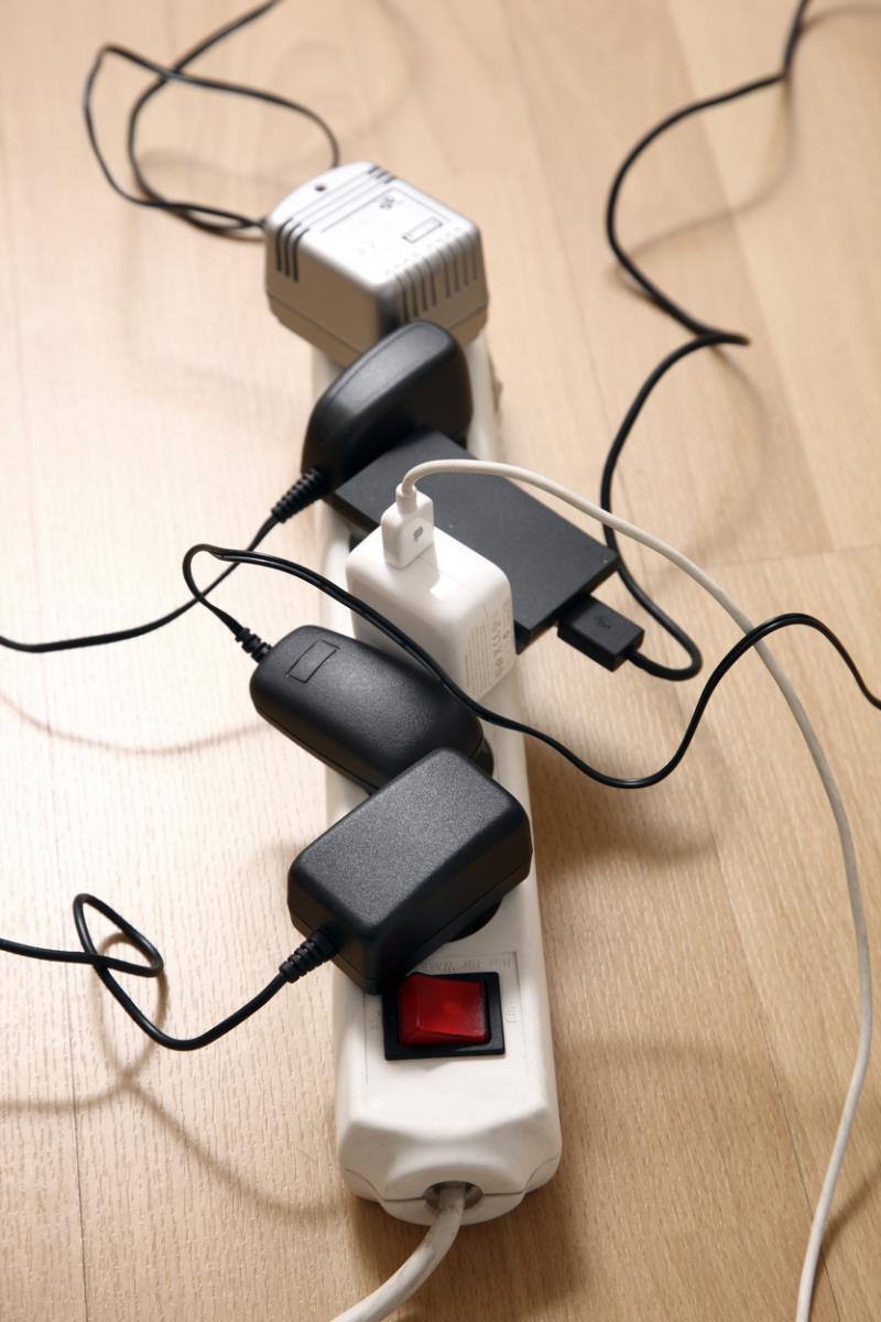 Ove uređaje nikako ne uključujte u produžni kabl: Manjak utičnica može skupo da vas košta Kép