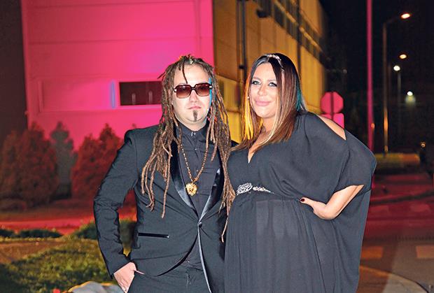 (VIDEO) PAO POLJUBAC U USTA NA SRED SCENE: Rasta i Ana održali zajednički koncert, publika ostala u transu!