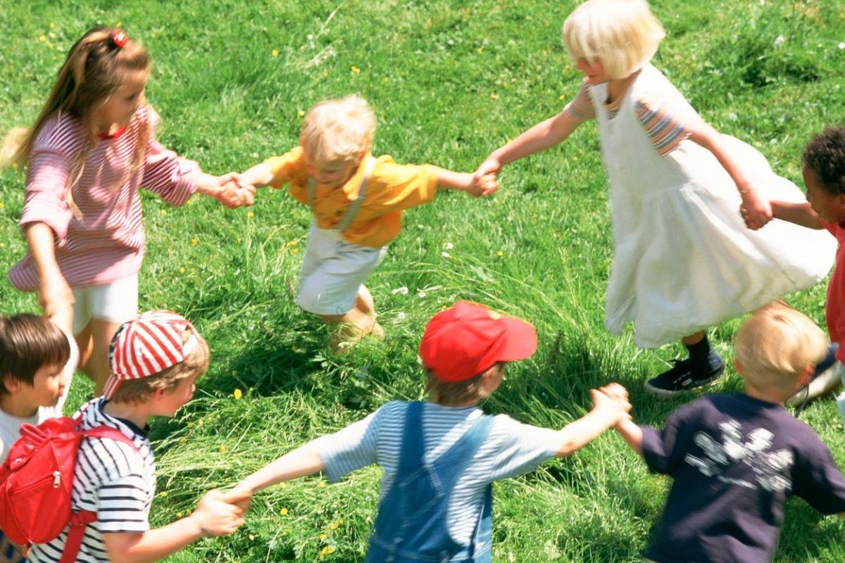 JEZIVO ZNAČENJE DEČIJE PESME: Ringe, ringe raja svi obožavamo, a ne ...