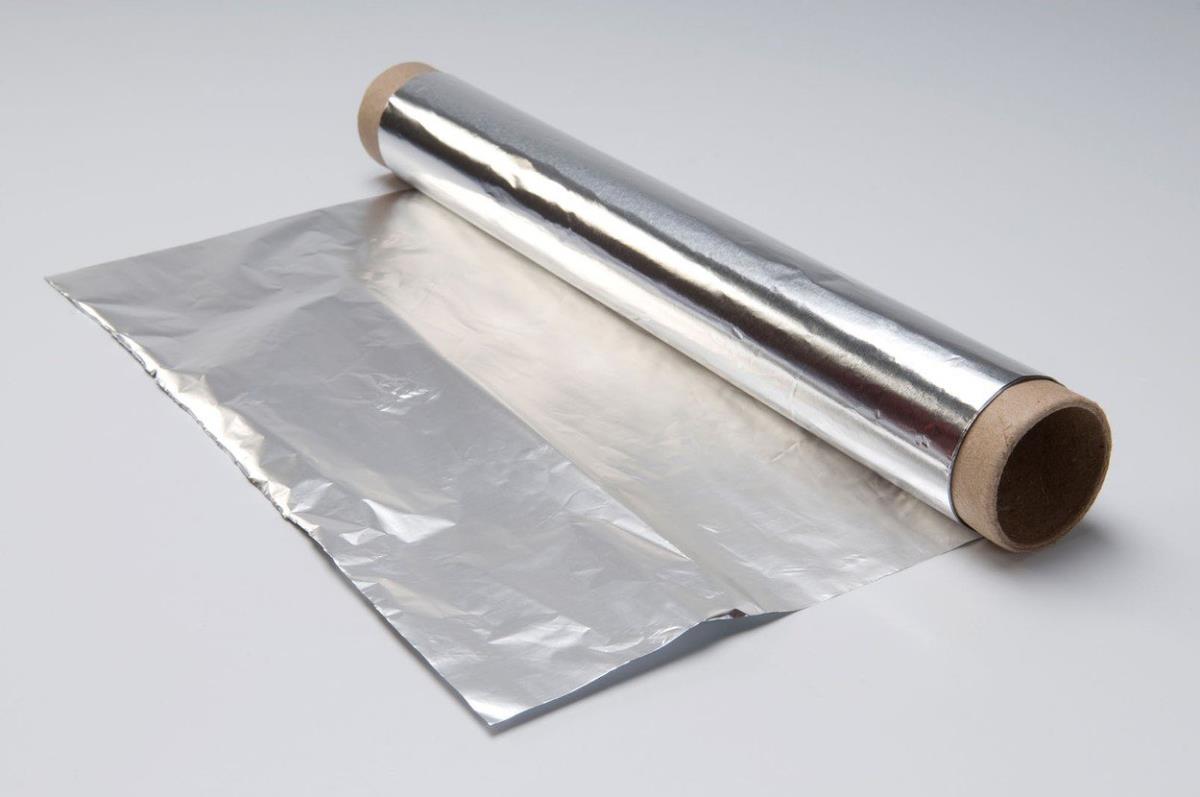 Which Side of the Foil Really Preserves Food? Here's How to Use It Correctly