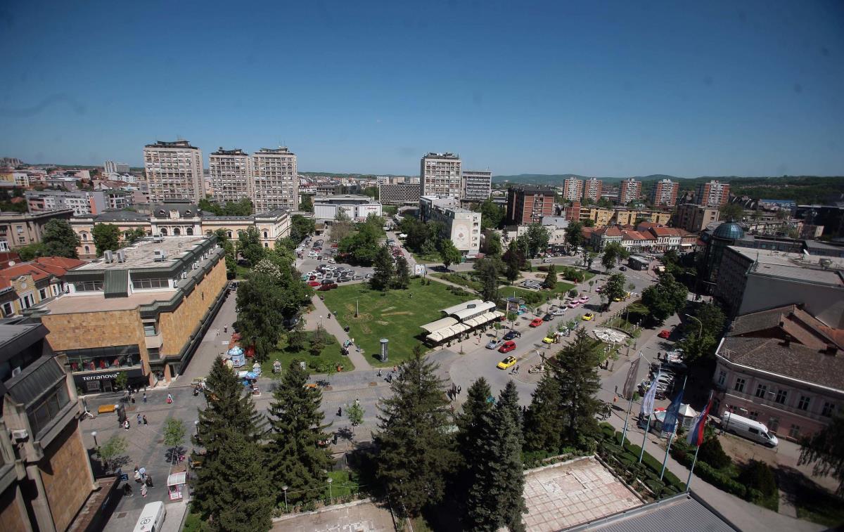 Preko milijardu evra za samo četiri meseca: Kragujevac oborio sve rekorde u izvozu, zabeležen neverovatan rast od čak 161 odsto Preko milijardu evra za samo četiri meseca: Kragujevac oborio sve rekorde u izvozu, zabeležen neverovatan rast od čak 161 odsto