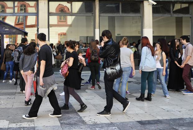 "ONAJ KO JE VAS PODRŽAO, NAS UBIJA" Studenti sa KiM studentima iz Beograda: Ogradite se od Kurtija i onih koji bi da rasparčavaju Srbiju!