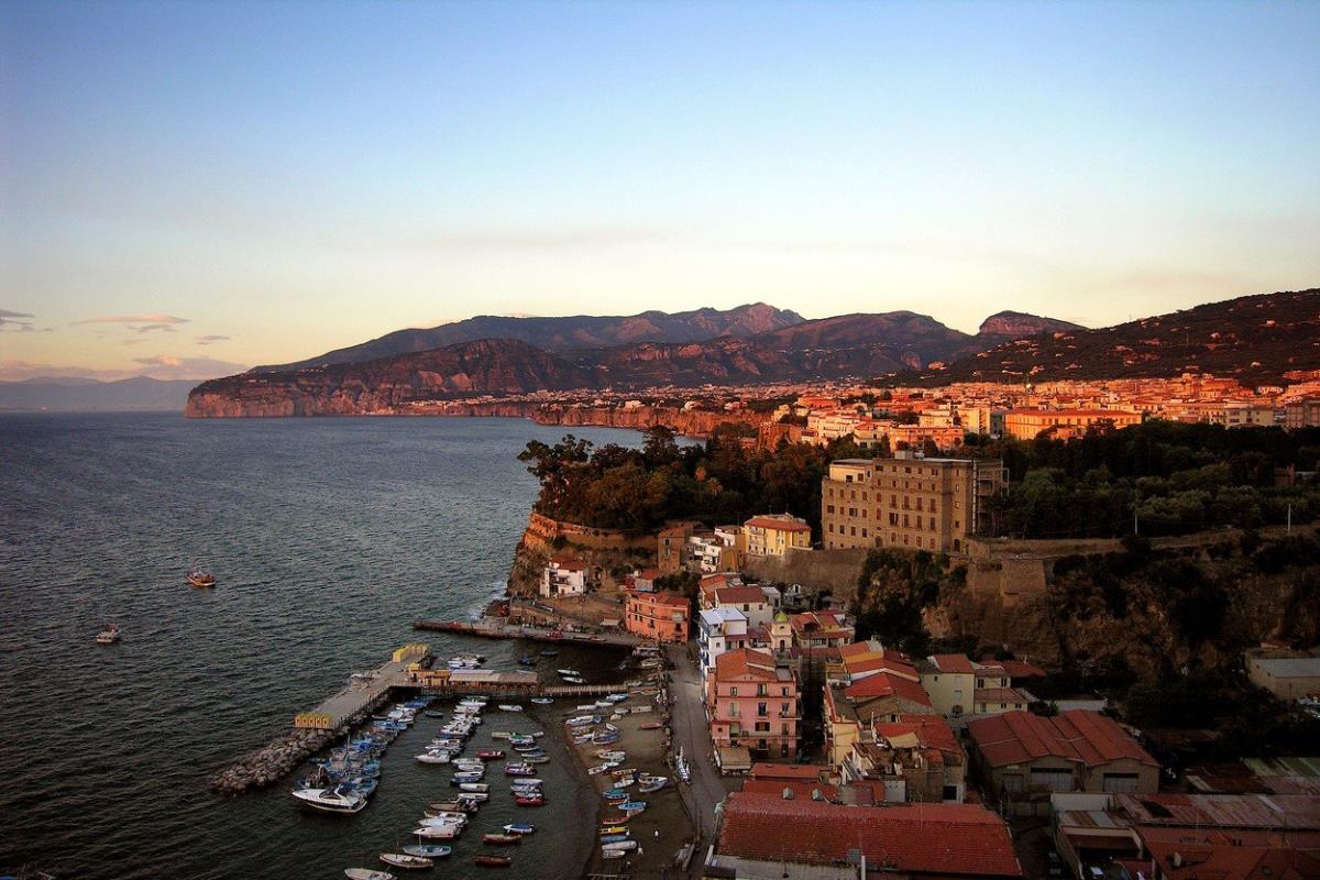Put Bogova je najpoznatija planinarska staza na Amalfi obali u Italiji ...