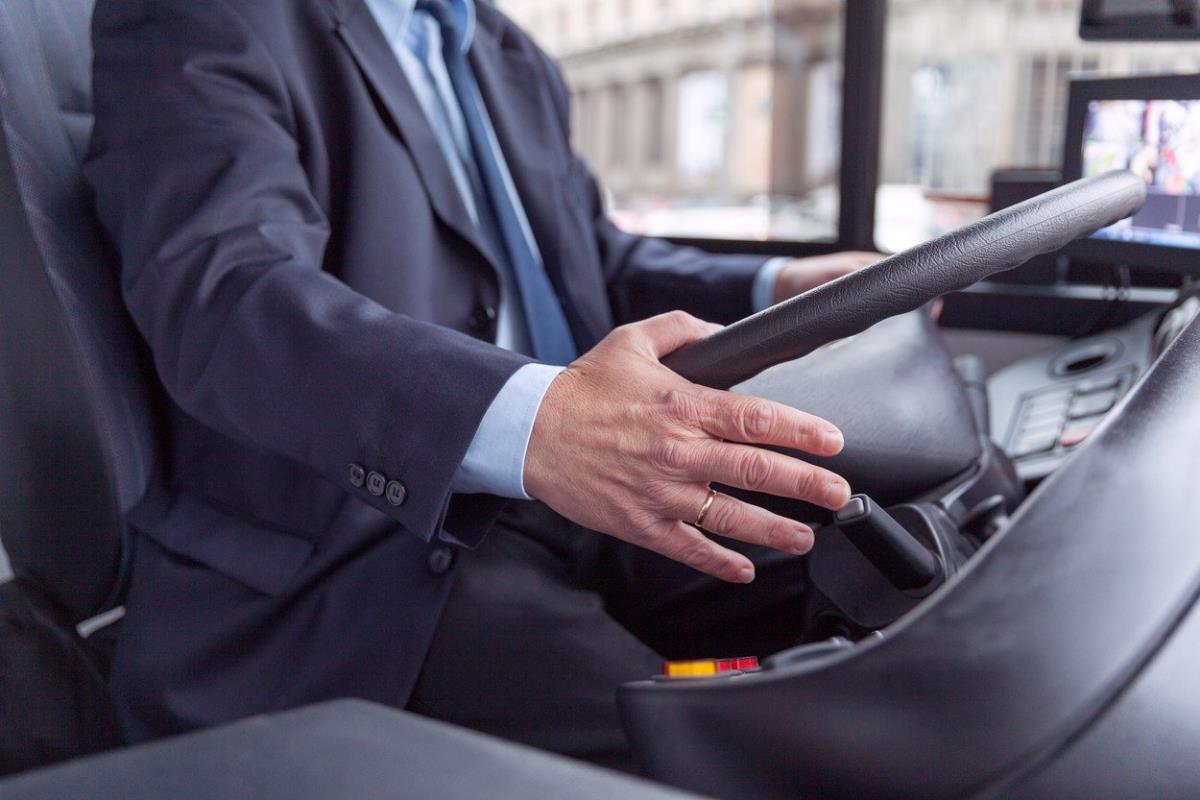 Vozač autobusa nadrljao od policije! Na licu mesta platio više od 3.000 €, a ono što je uradio je nedopustivo