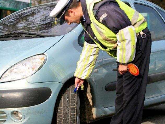 Stotinama vozača oduzete dozvole! Mnogi nisu počinili saobraćajni prekršaj, a ostali su bez nje, evo i zašto Stotinama vozača oduzete dozvole! Mnogi nisu počinili saobraćajni prekršaj, a ostali su bez nje, evo i zašto