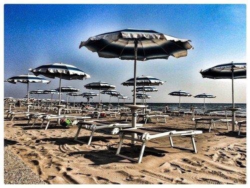 Skuplji od ibice, hrvatsko primorje ove sezone pomera granice: Turisti šokirani cenama u junu Skuplji od ibice, hrvatsko primorje ove sezone pomera granice: Turisti šokirani cenama u junu