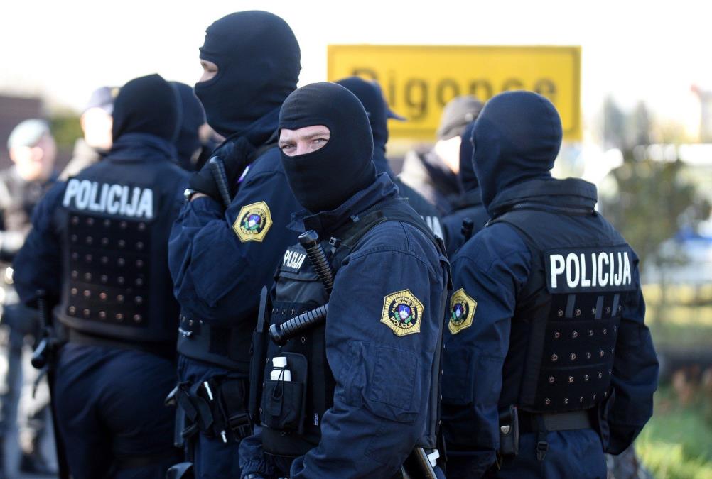 RAZBIJENA NARKO-GRUPA U SLOVENIJI: Među članovima i Srbi, pokušali da prokrijumčare skoro 6 tona kokaina vrednosti 285 miliona evra!