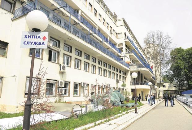 Dečak pao sa drugog sprata u školi, otac u aginiji: "Bože uzmi sve, samo mi dete sačuvaj"