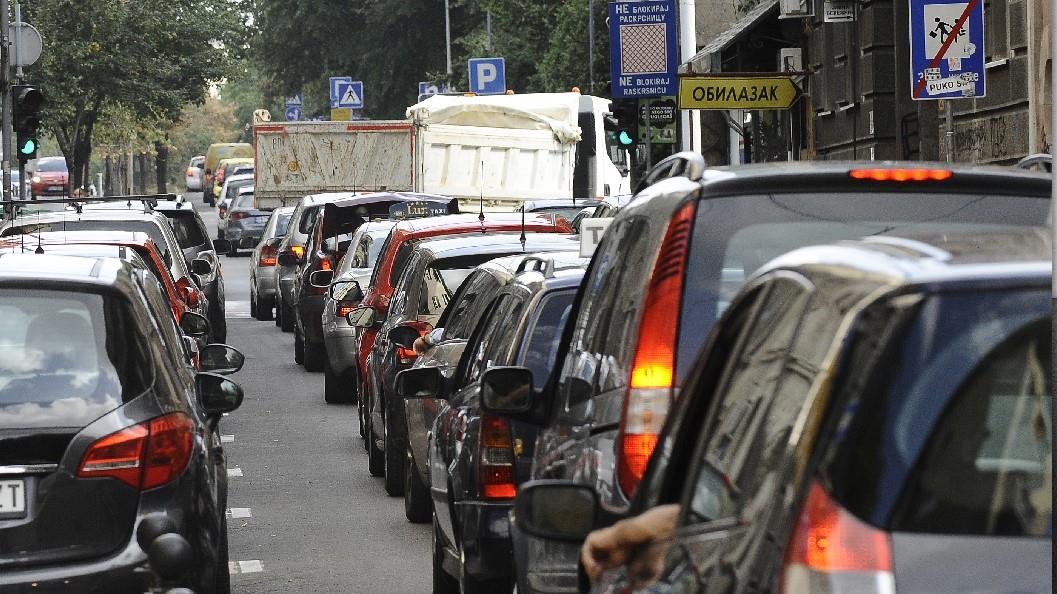 VELIKE IZMENE U SAOBRAĆAJU U BULEVARU DESPOTA STEFANA! Od danas pa do februara dogodine tom ulicom mogu samo autobusi, automobili ne! Ovo su detalji