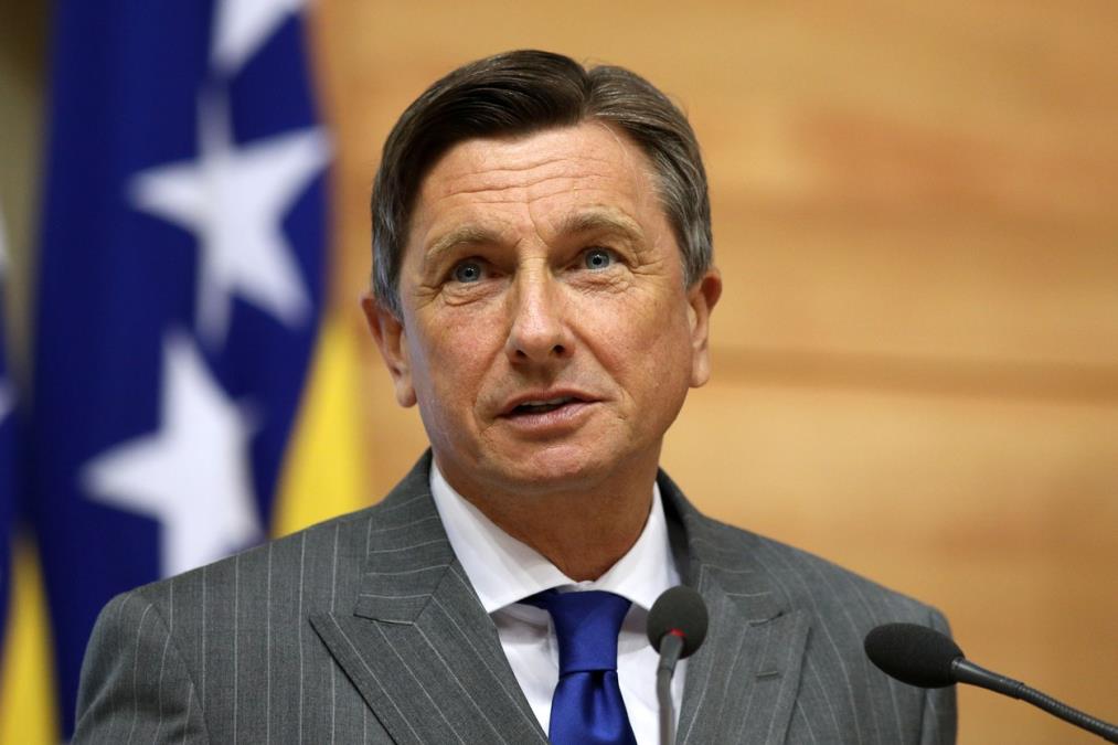 BIVŠI PREDSEDNIK SLOVENIJE PAO SA BICIKLA: Borut Pahor polomio ključnu kost i lopaticu, a onda otkrio šta mu je SPASILO ŽIVOT: "Poljubio sam je" (FOTO)