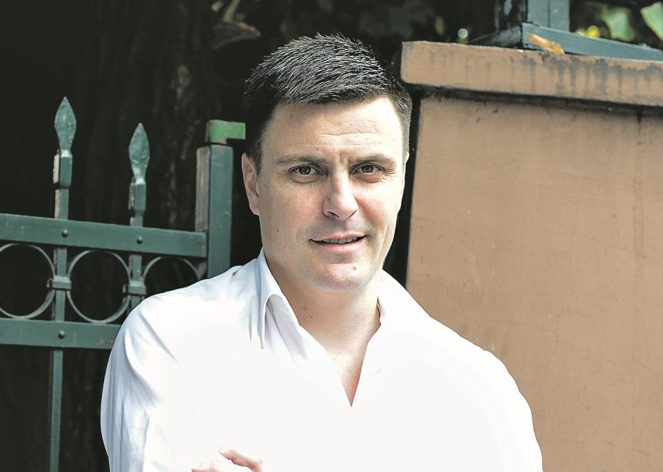 "Nije mi ostavljeno veliko bogatstvo": Vuk Kostić otkrio nepoznate detalje o porodici "Nisam imao pare za ležarinu, prodao sam očevu jedrilicu"