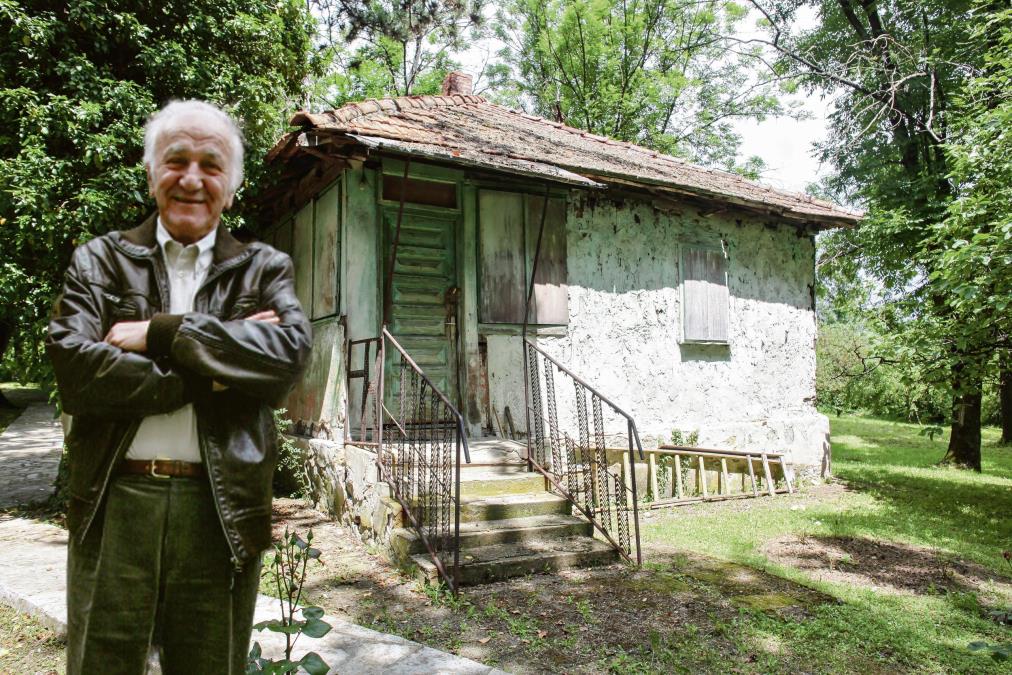 Bata Živojinović nije rođen u Koraćici! Sin Miljko otkrio šta se krije iza mesta rođenja legendarnog glumca