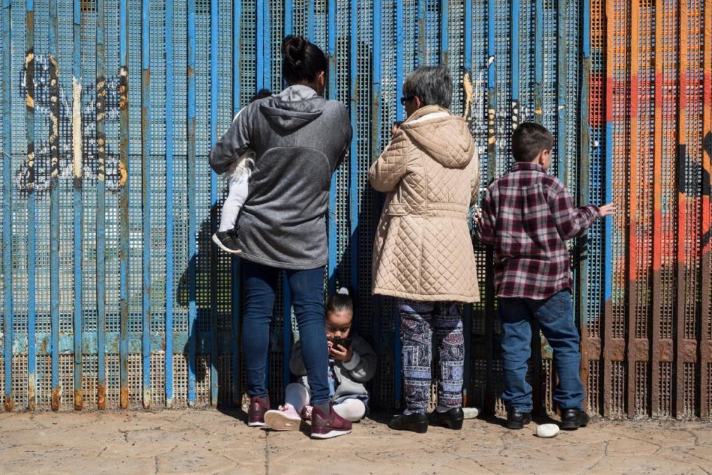 NOVE ZABRANE U SAD: Tramp uveo ograničenja za ulazak stranih državljana u zemlju