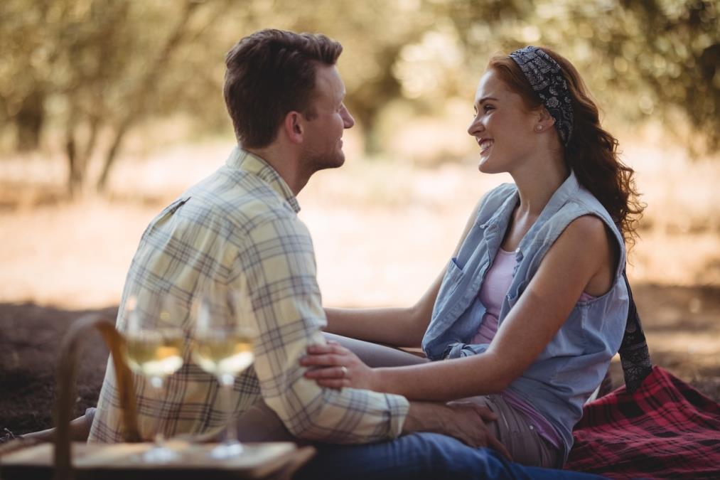 Da li ste čuli za "hot take" dejtovanje? Sve što treba da znate o trendu koji bi 2026. mogao da postane hit