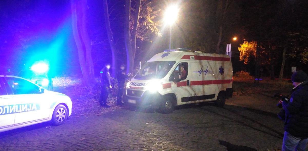 SANDOKAN HITNO PREBAČEN NA VMA! Ostojić upucan ispred tržnog centra u Šapcu, prijatelji ga dovezli u bolnicu, poznato gde je pogođen