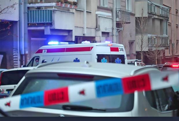 IZAŠAO DA ZAPALI, PAO SA TERASE: Umalo glavu da izgubi zbog cigarete, hitno prevezen u bolnicu