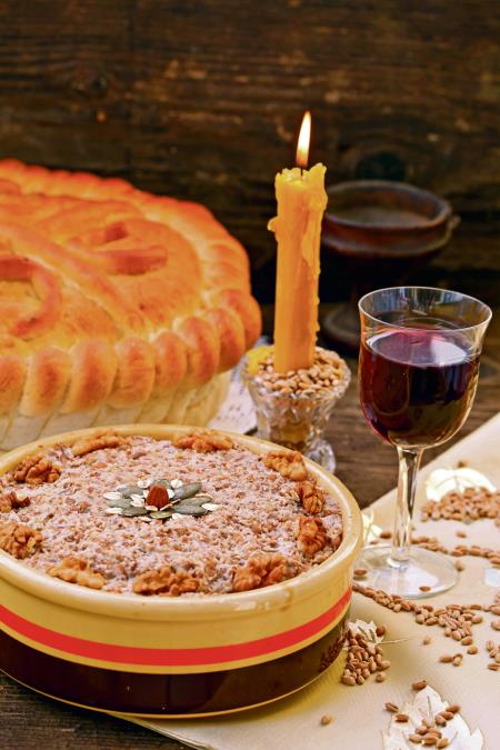 Predala slavu ćerki jer nema muškog naslednika, selo je "razapelo": U sve je umešan i sveštenik "Nemaš sina, nemaš slavljenika, ko ti je to dozvolio?" 