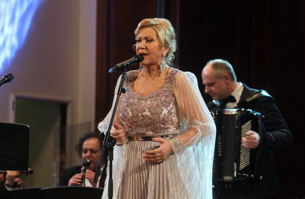 "DEO SEBE SAM UGUŠILA ZBOG NJE" Ko su i čime se bave deca Merime Njegomir, ćerke nakon smrti otvorile dušu - a evo kako izgleda njen sin (FOTO)