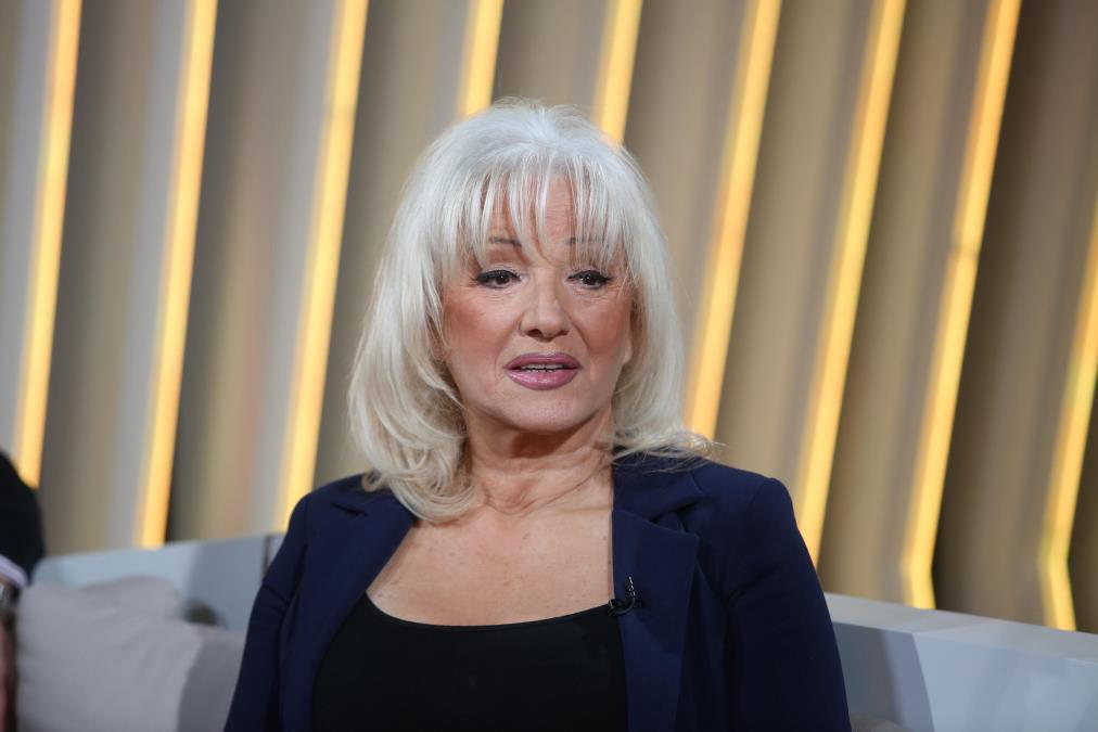 "OČEVI SU NAM BILI U KAPELAMA, A MI SMO MORALI DA PEVAMO" Vera Matović sa kolegom prošla kroz tešku agoniju, otkrila potresne detalje