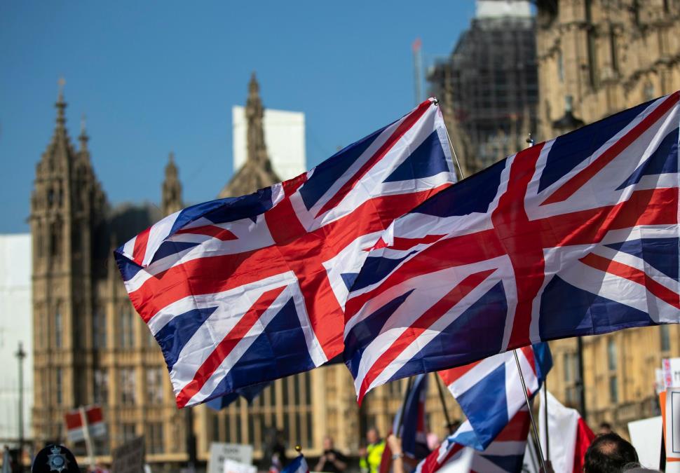 HITNO SE OGLASIO BRITANSKI MI5! Članovi parlamenta, javne ličnosti i disidenti UPOZORENI da "obavezno IZGRADE sobe otporne na metke"