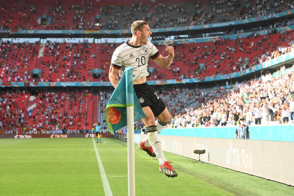 ŠALKE DOVEO VELIKO POJAČANJE: Gosens se vraća u Bundesligu