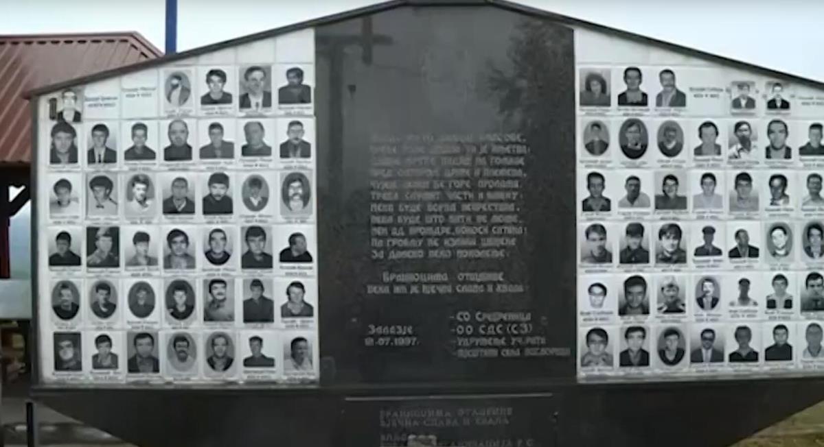 OBELEŽENA GODIŠNJICA STRADANJA SRPSKIH CIVILA I VOJNIKA U SELU ZALAZJE KOD SREBRENICE: Parastos Srbima ubijenim na Petrovdan pre 34 godine
