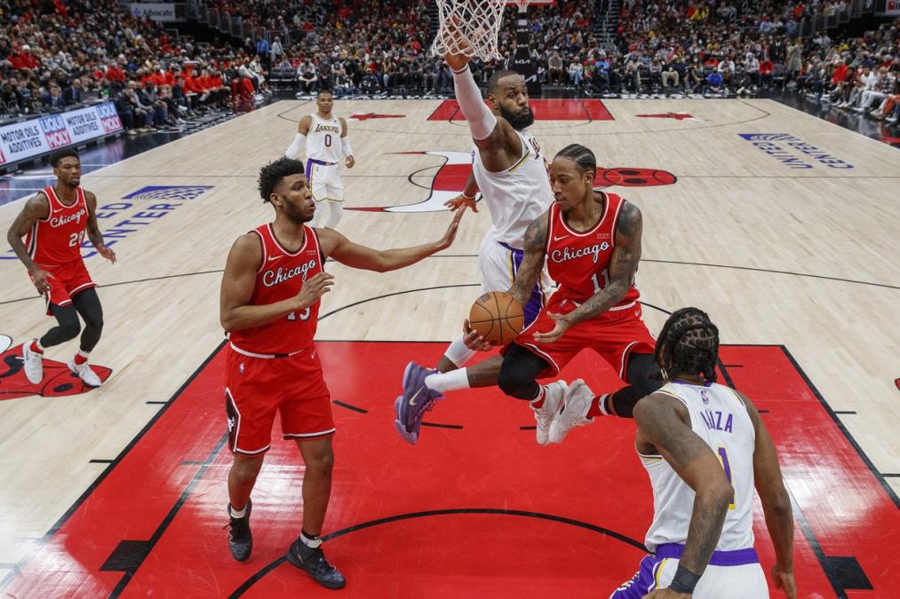 BULSI OSTALI BEZ TRENERA: Bili Donovan podneo ostavku posle šest sezona - ne želi da sarađuje sa novom upravom!