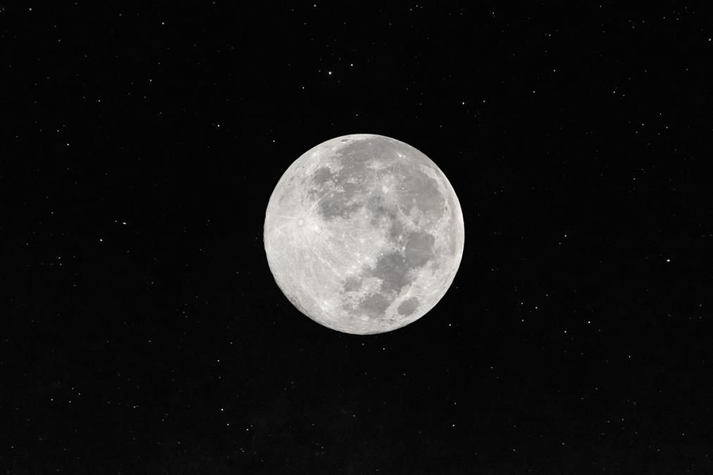 Kakve je zaista boje Mesec? Nije ono što vam prvo pada na pamet, astroanuti otkrili istinu