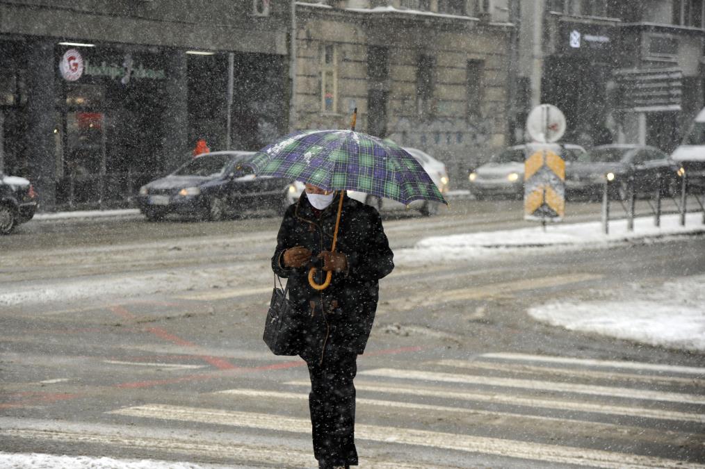 Vremenski raskol i prognoza koja diže obrve! Na ovim mestima temperatura skače do 15 stepeni, a na ovim pada i do 0! Evo kakvo nas vreme čeka do kraja godine!