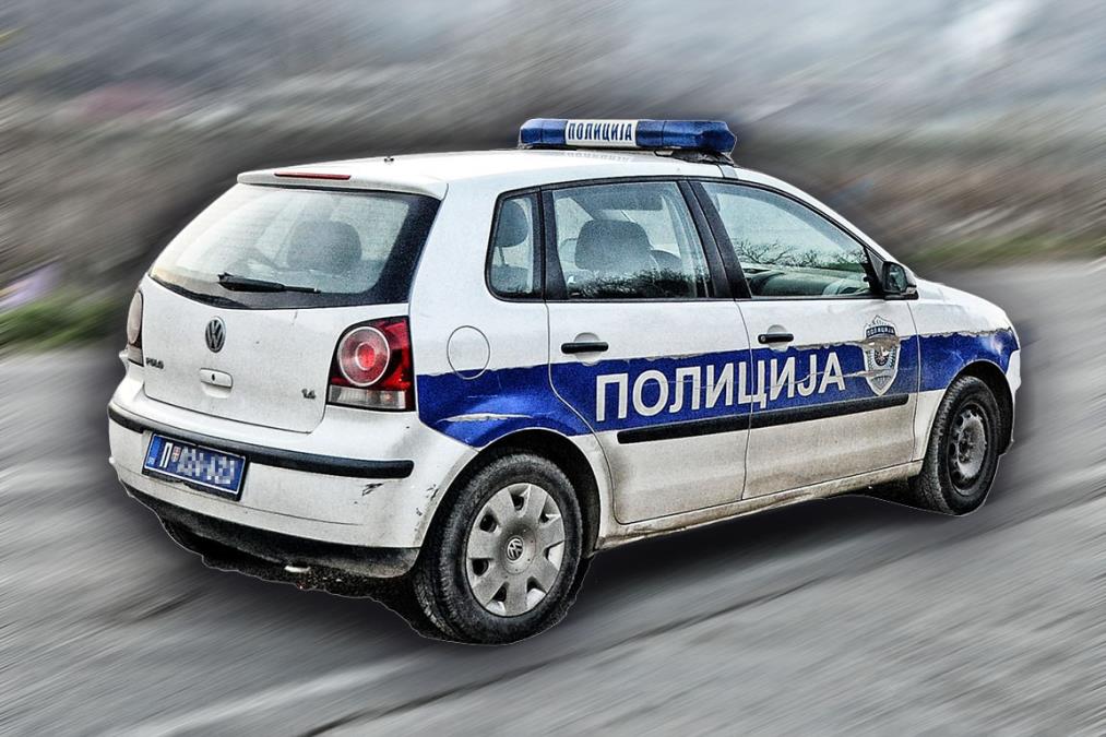 LANČANI SUDAR NA PUTU UŽICE - ZLATIBOR: Automobili smrskani, jedan se preprečio (foto)