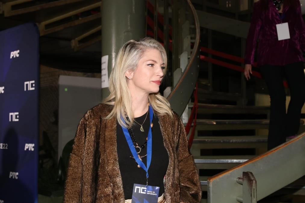 PEVAČICA POSLE RAZVODA PROCVETALA: Blista u 47. godini, a donela i važnu odluku: Neću muškarce koji imaju decu