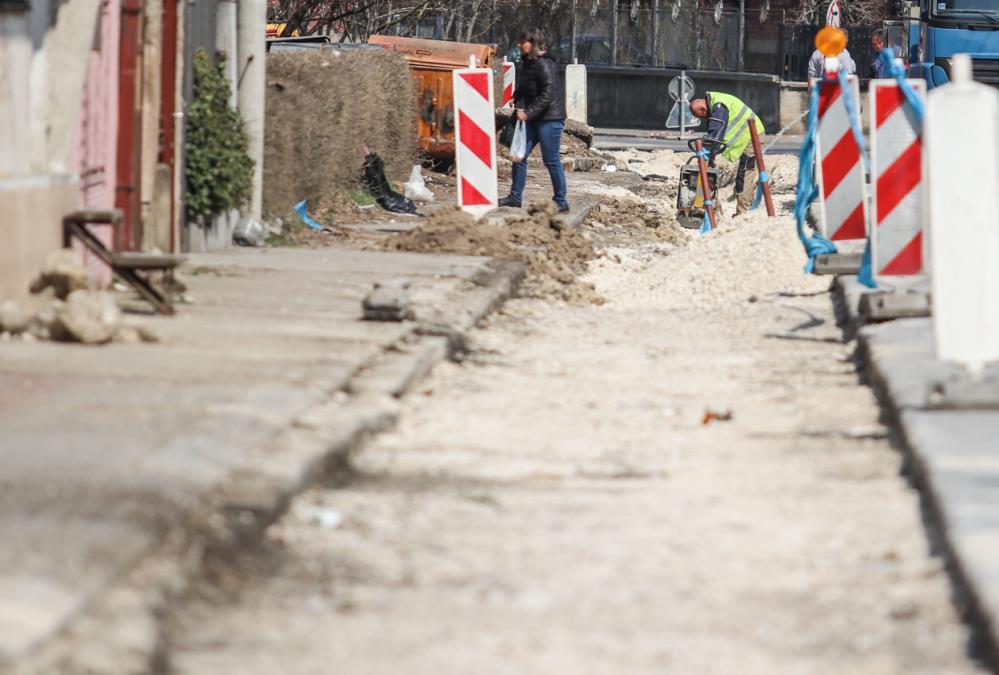ULICE SE ZATVARAJU, NEKE ČAK DO NOVEMBRA! Počeli radovi širom Beograda, vozače očekuju obustave i izmene saobraćaja