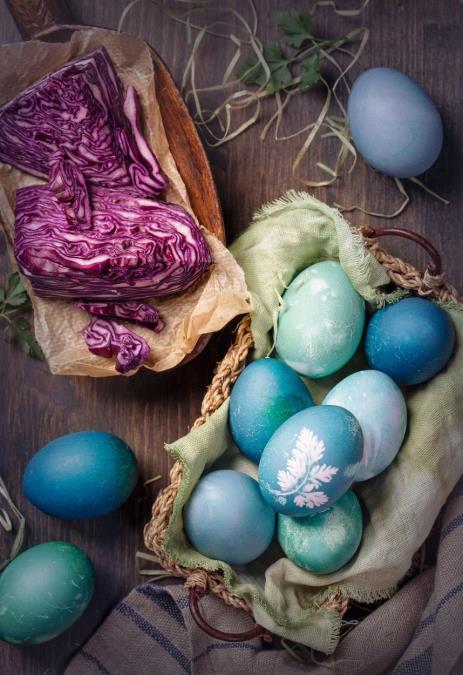 Uskršnja jaja farbana u crvenom kupusu daju najlepše rezultate: Domaćice mahom zato bacaju industrijske farbe