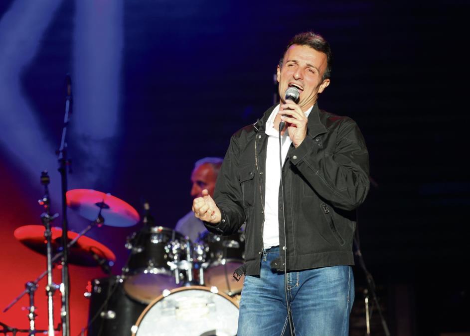 "DA SMO IMALI DECU NE BI SE TAKO ZAVRŠILO" Pevač se razveo od prve žene, pa našao novu ljubav i u 40. postao tata