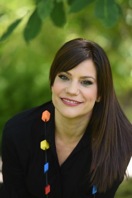 Sofija Juričan u 45. godini dobila blizance, pa podelila prve slike mališana: Brat i sestra se drže za ruke