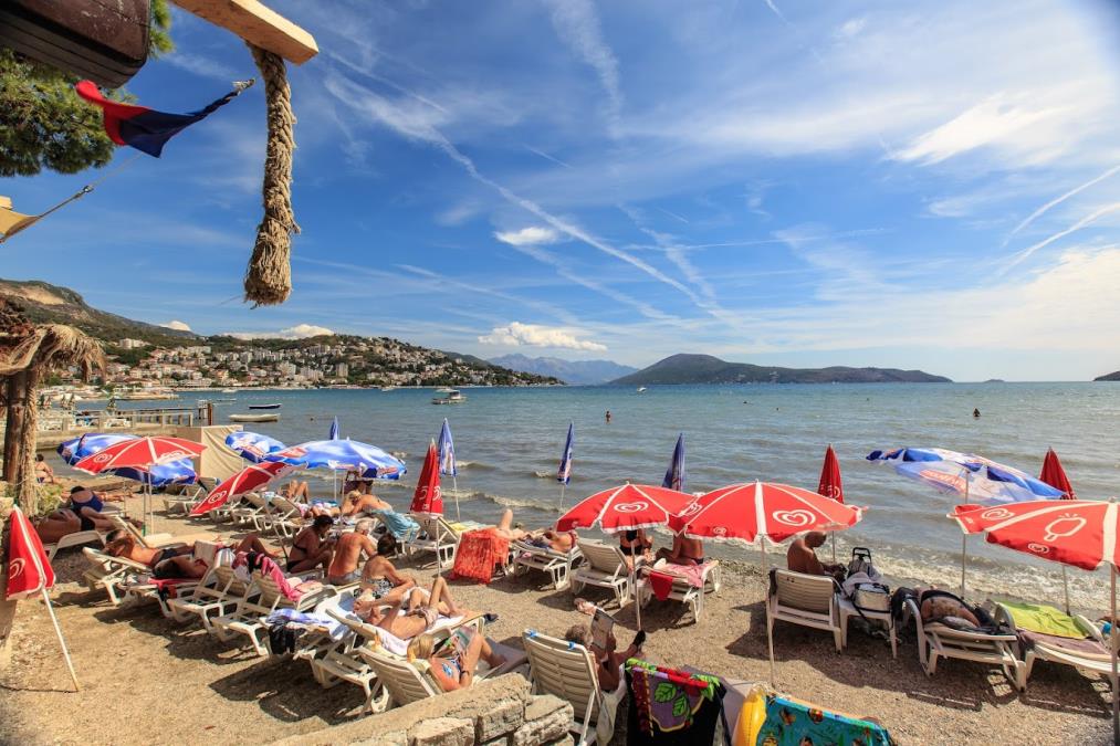 Nova opasnost na Jadranu: Turisti u neverici zbog otrovnog uljeza kod poznate plaže - viđa se na svakom zaronu