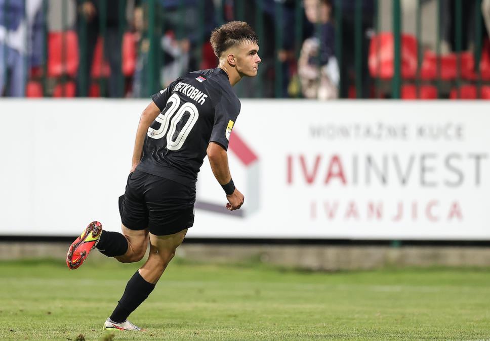javorpartizan-07.jpg?ts=2022-07-09T20:38:34